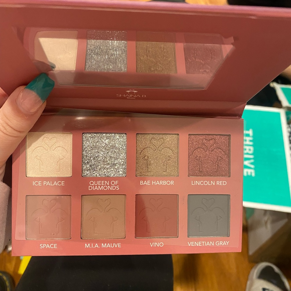 eyeshadow - Picture 4 of 4
